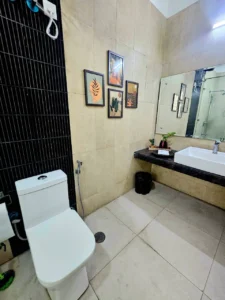vk4 full bathroom two 2